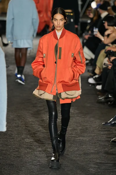 Look 32